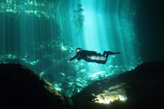 Cavern sidemount dive