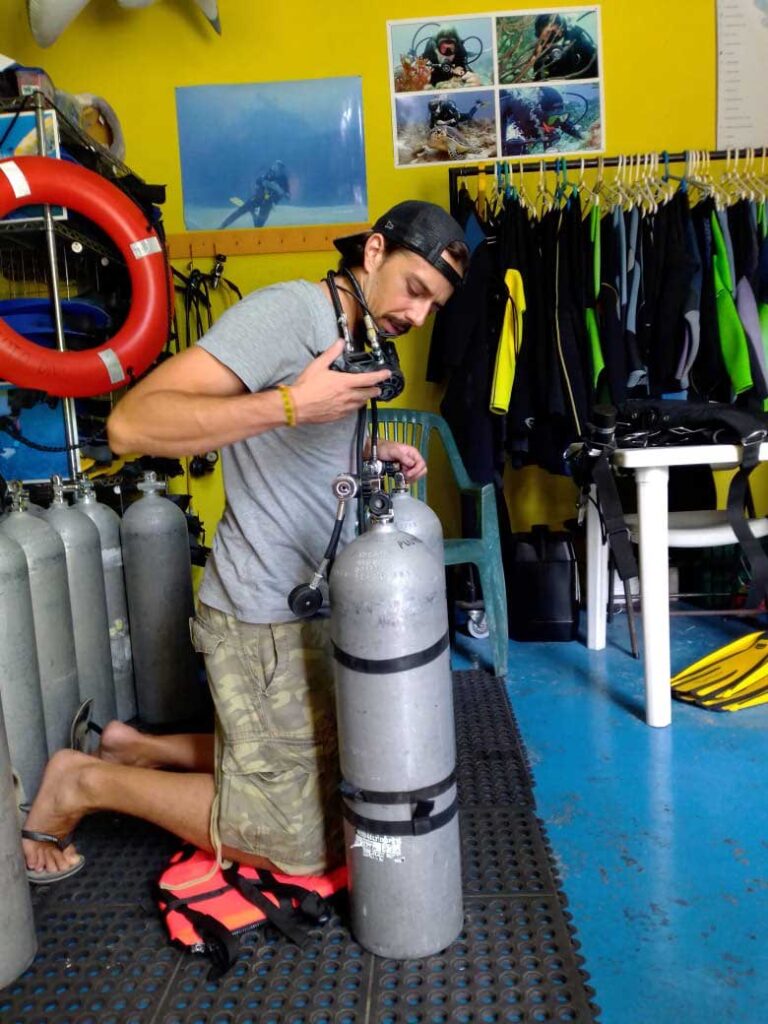 Sidemount Diving Equipment